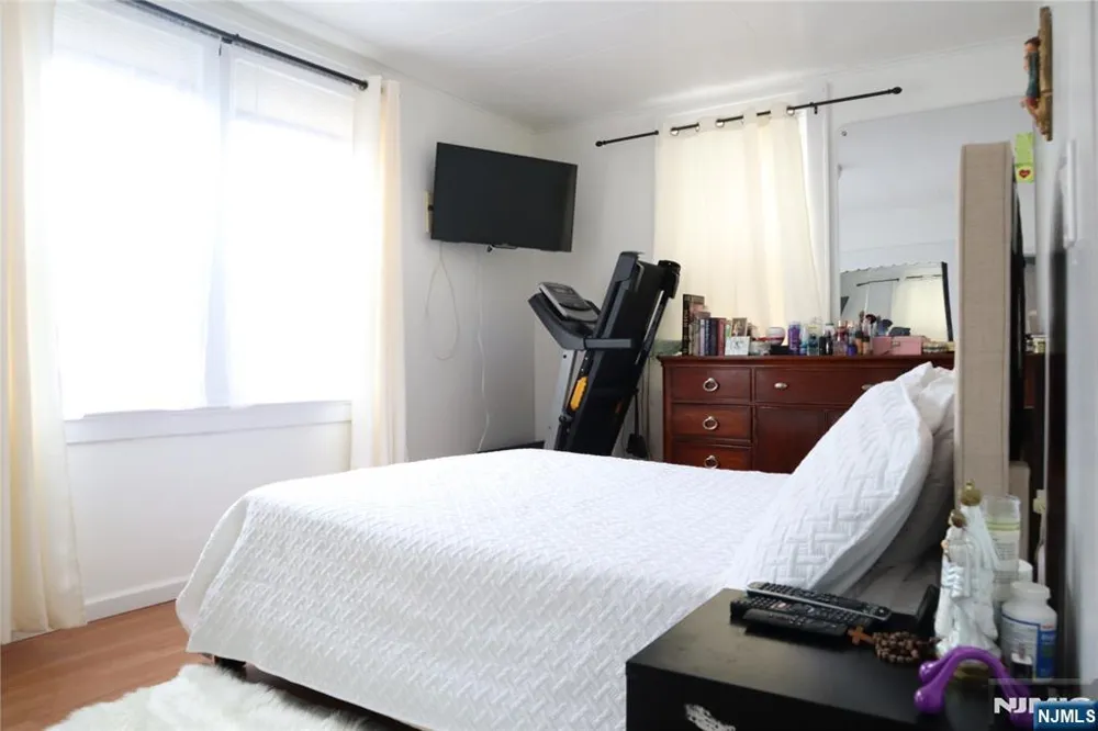 302 10th Street Newark, NJ 07107