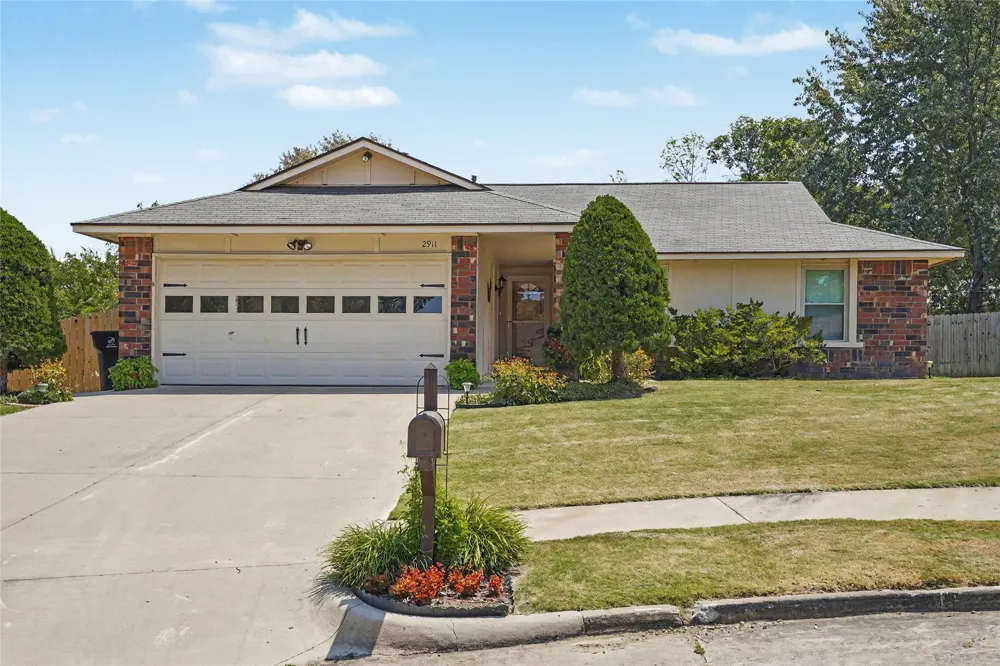 2911 S Ash Place Broken Arrow, OK 74012