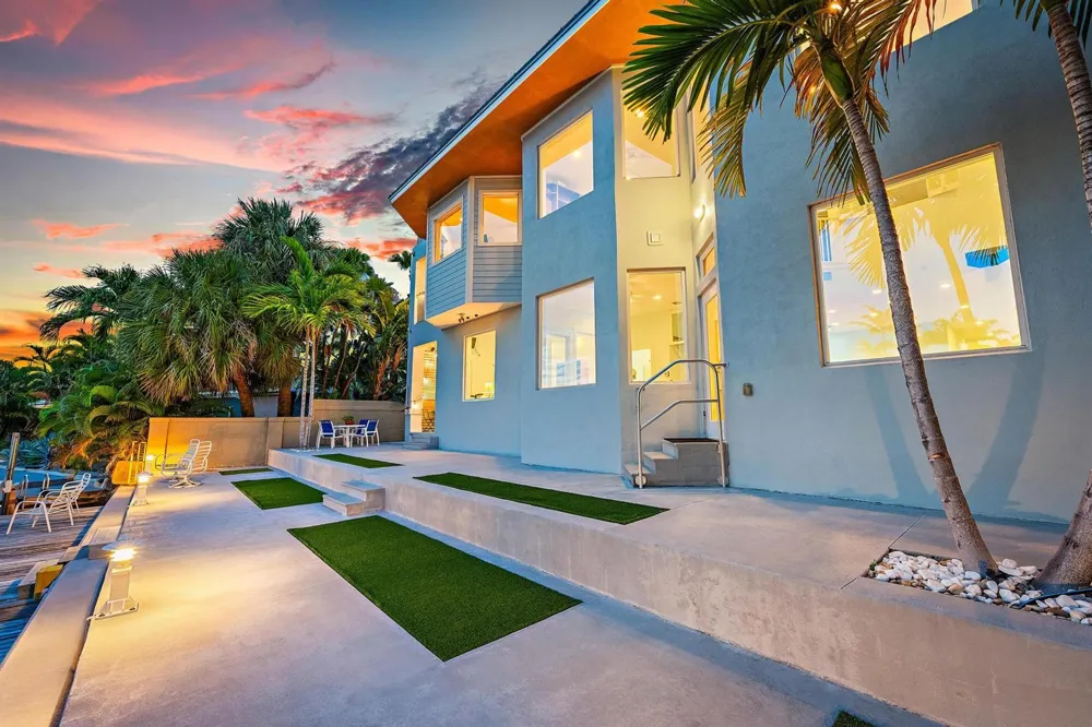 1121 Fairview Lane Singer Island, FL 33404