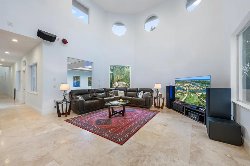 1121 Fairview Lane Singer Island, FL 33404