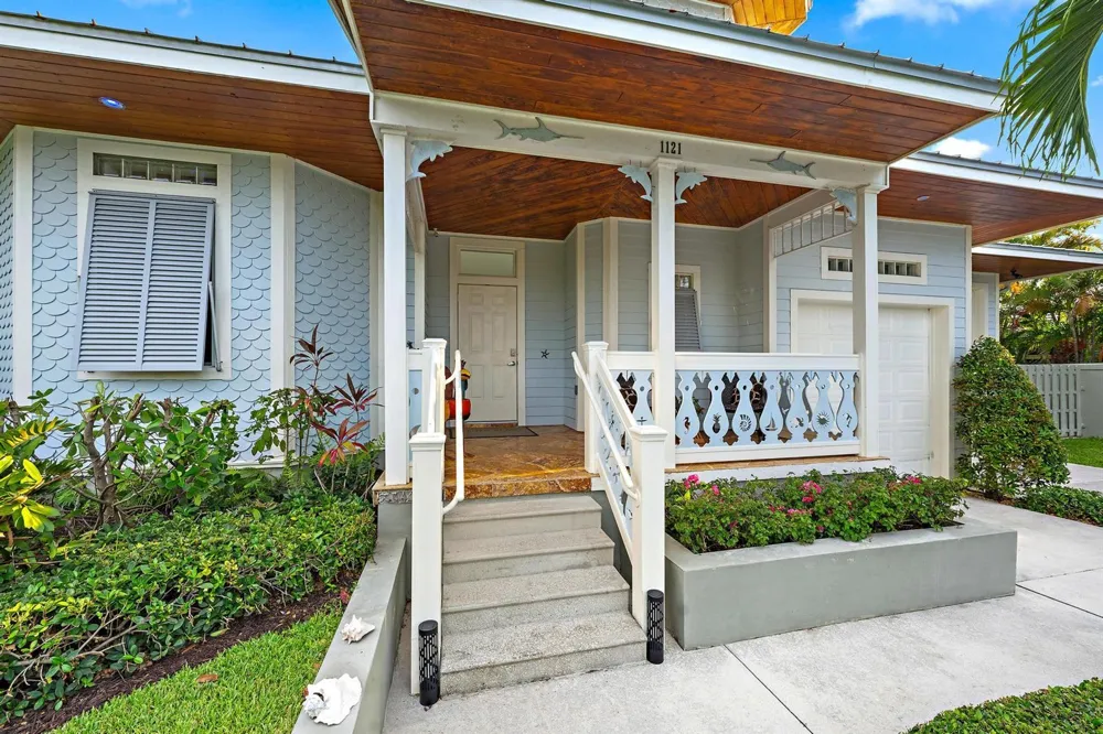 1121 Fairview Lane Singer Island, FL 33404