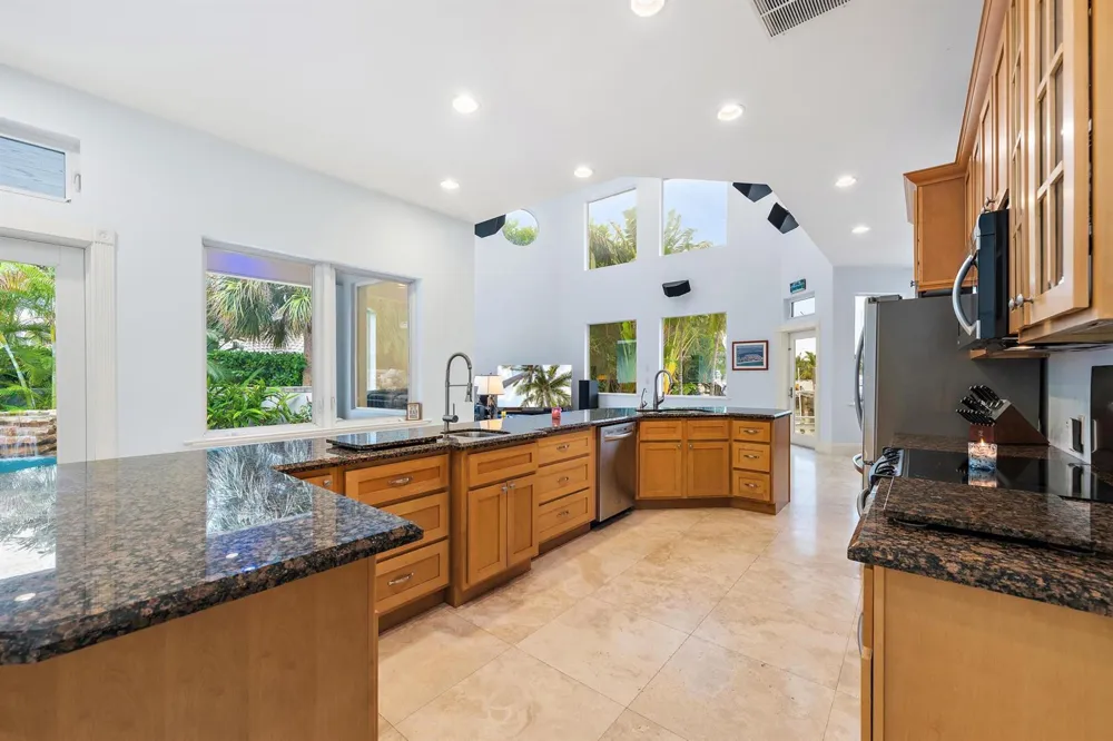 1121 Fairview Lane Singer Island, FL 33404