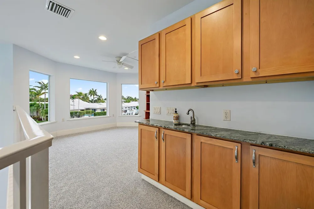 1121 Fairview Lane Singer Island, FL 33404