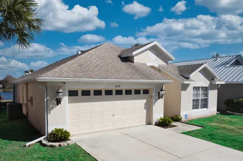 849 NW Waterlily Place