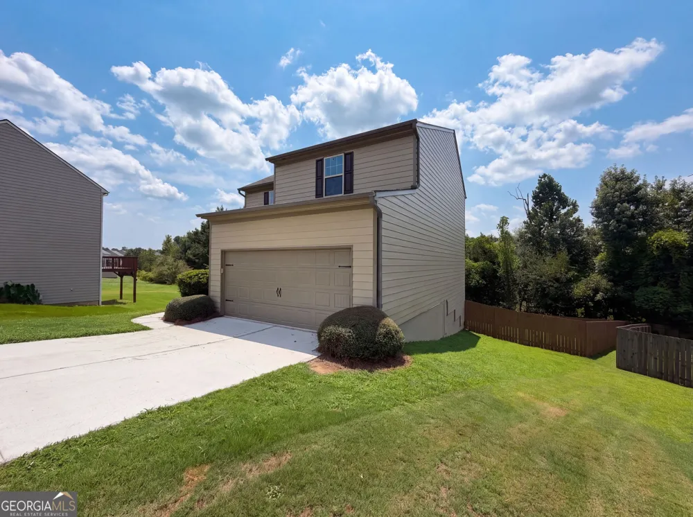 2048 Massey LN Winder, GA 30680