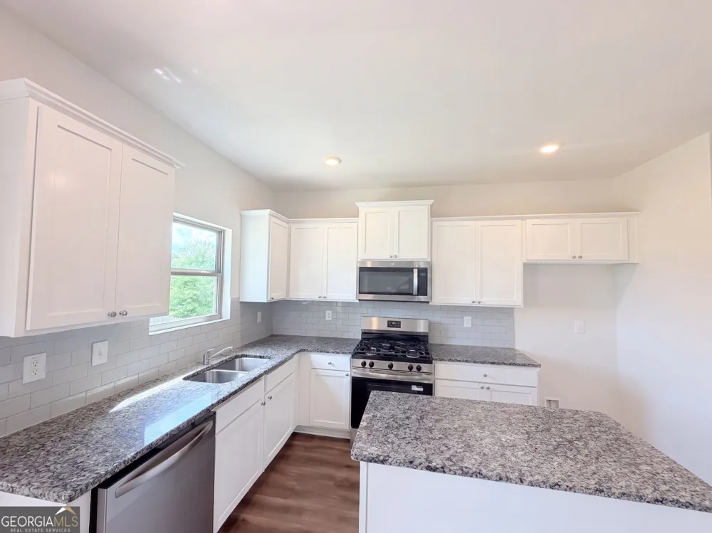 2048 Massey LN Winder, GA 30680