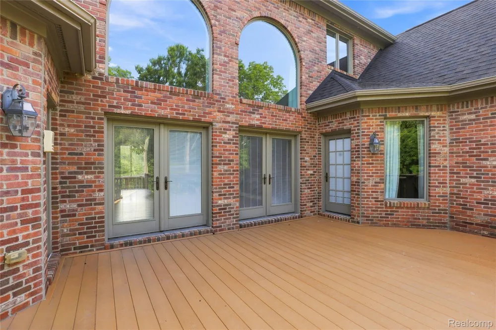 8263 Pine Hollow Trail Grand Blanc Charter Township, MI 48439