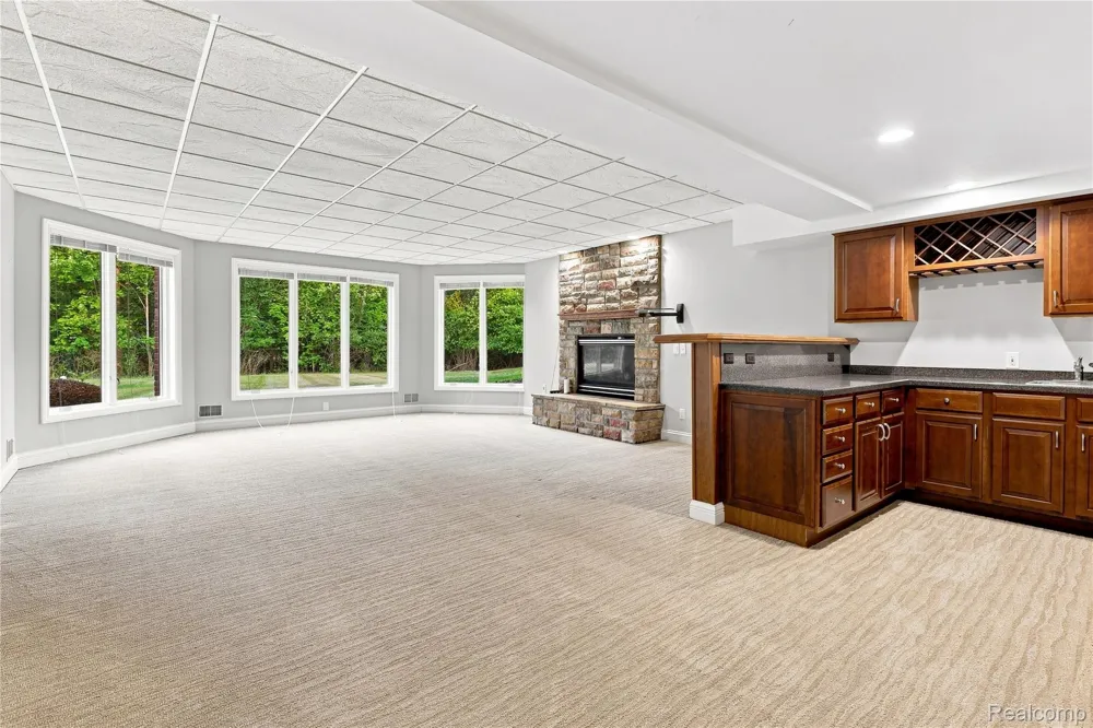 8263 Pine Hollow Trail Grand Blanc Charter Township, MI 48439