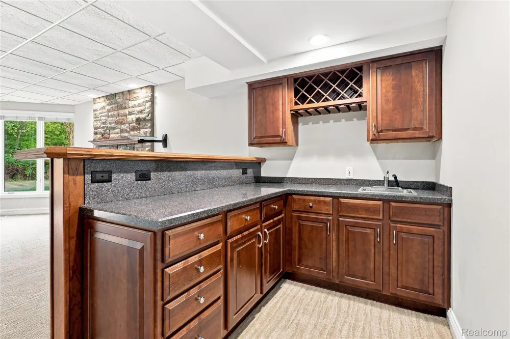 8263 Pine Hollow Trail Grand Blanc Charter Township, MI 48439