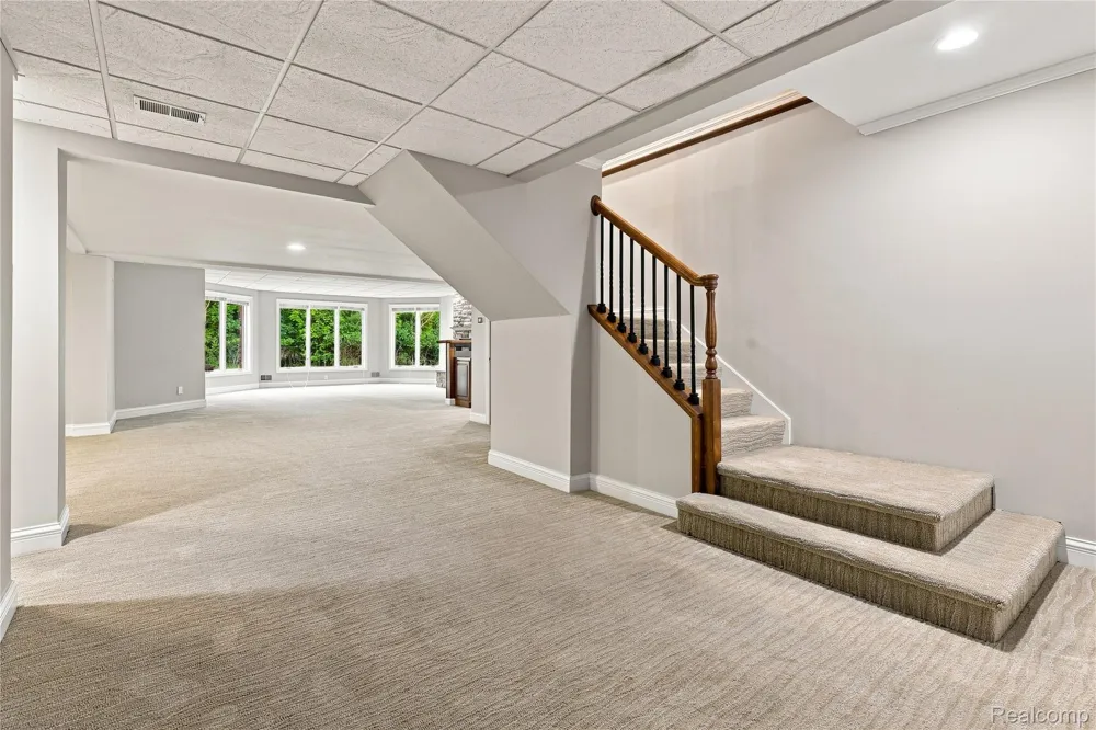 8263 Pine Hollow Trail Grand Blanc Charter Township, MI 48439