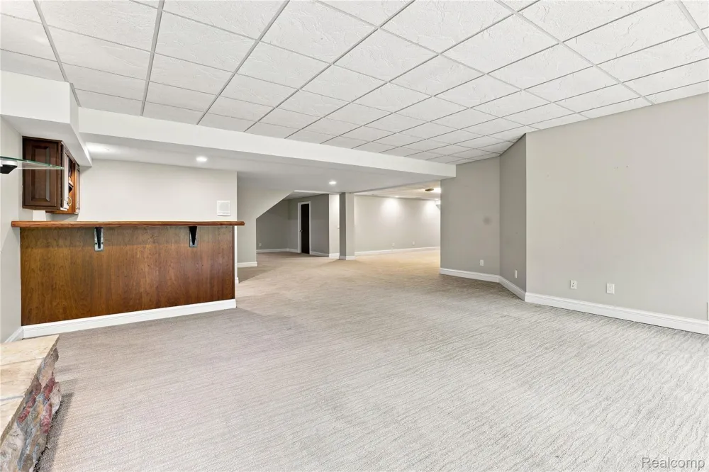 8263 Pine Hollow Trail Grand Blanc Charter Township, MI 48439