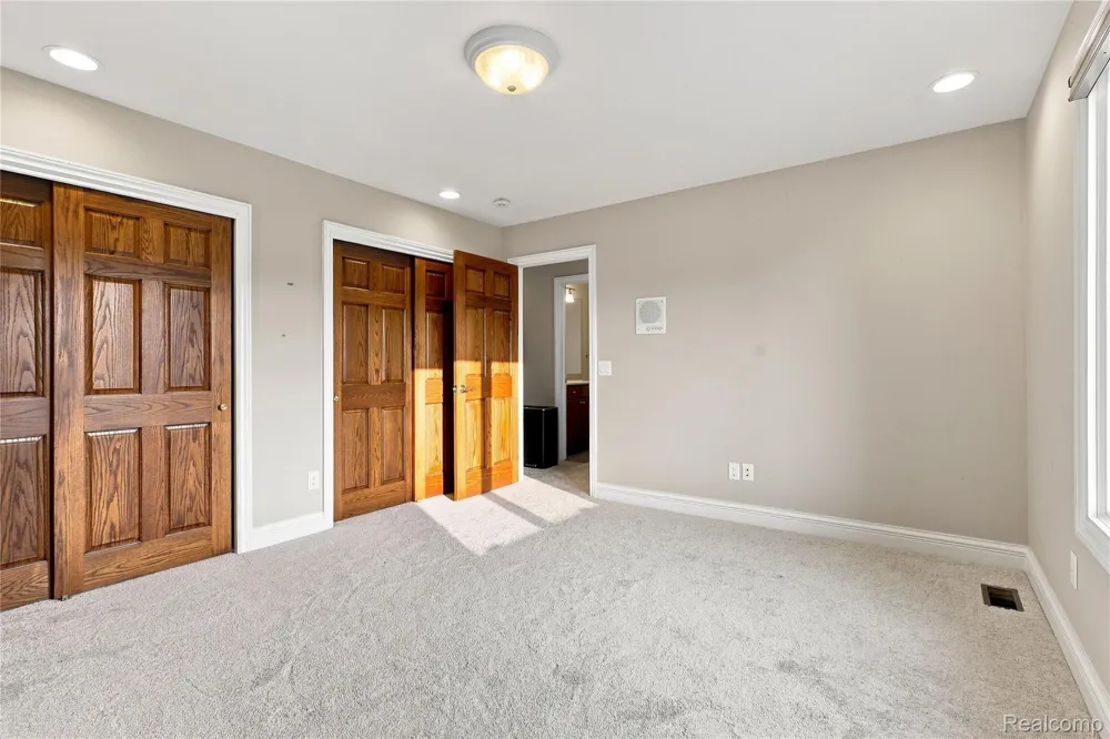 8263 Pine Hollow Trail Grand Blanc Charter Township, MI 48439