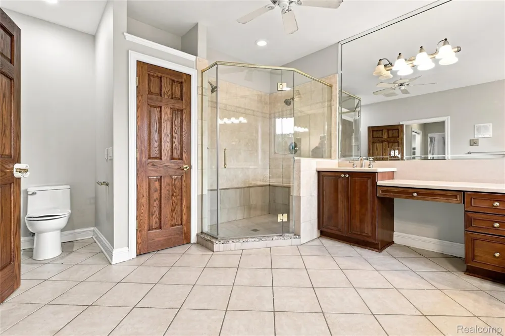 8263 Pine Hollow Trail Grand Blanc Charter Township, MI 48439