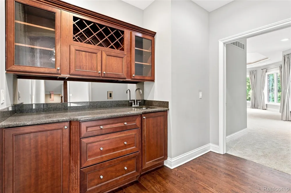 8263 Pine Hollow Trail Grand Blanc Charter Township, MI 48439