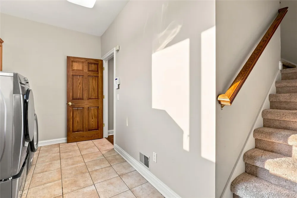 8263 Pine Hollow Trail Grand Blanc Charter Township, MI 48439