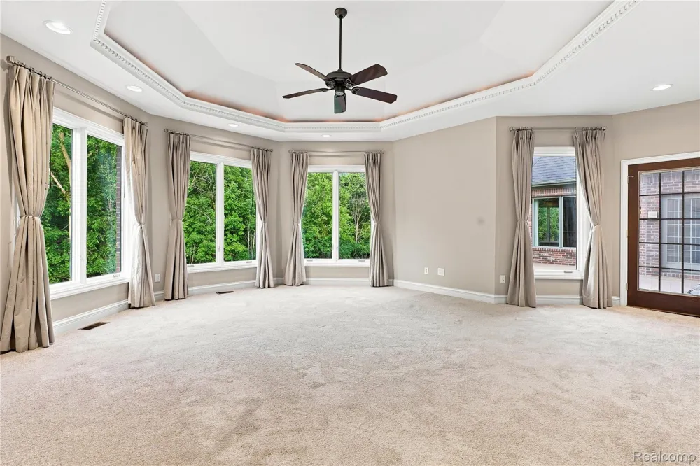 8263 Pine Hollow Trail Grand Blanc Charter Township, MI 48439