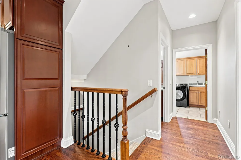8263 Pine Hollow Trail Grand Blanc Charter Township, MI 48439