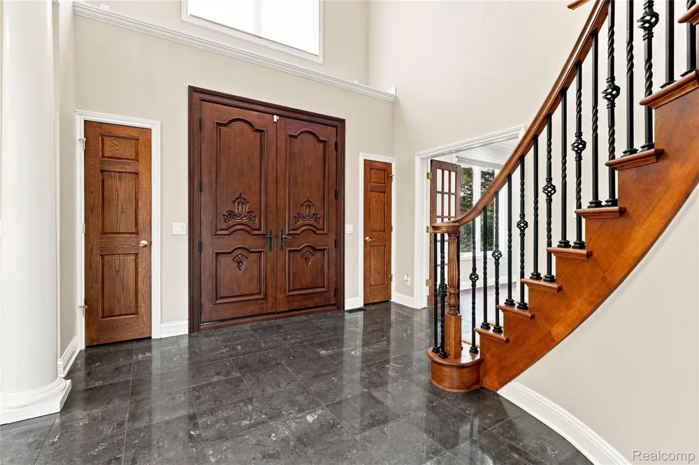 8263 Pine Hollow Trail Grand Blanc Charter Township, MI 48439
