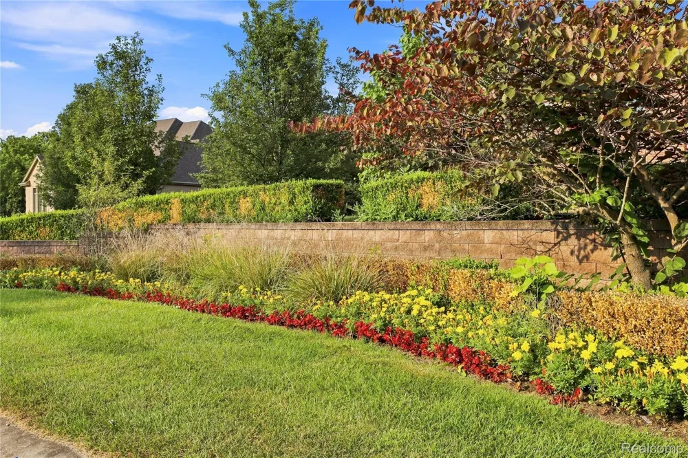 8263 Pine Hollow Trail Grand Blanc Charter Township, MI 48439