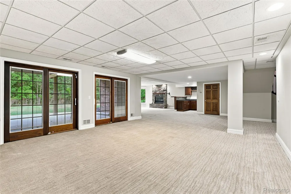 8263 Pine Hollow Trail Grand Blanc Charter Township, MI 48439