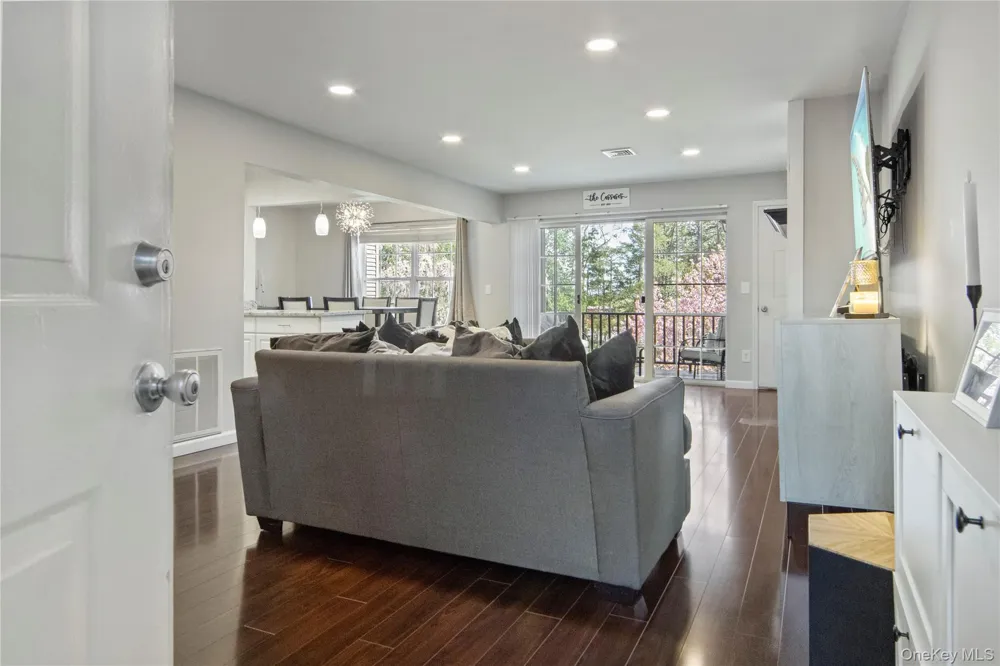 1009 Washington Green New Windsor, NY 12553