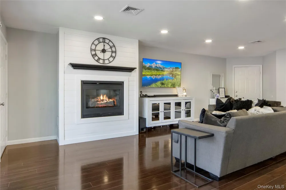 1009 Washington Green New Windsor, NY 12553
