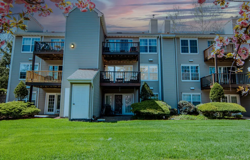 1009 Washington Green New Windsor, NY 12553