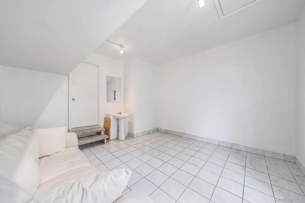 35 E 6th Street Patchogue, NY 11772
