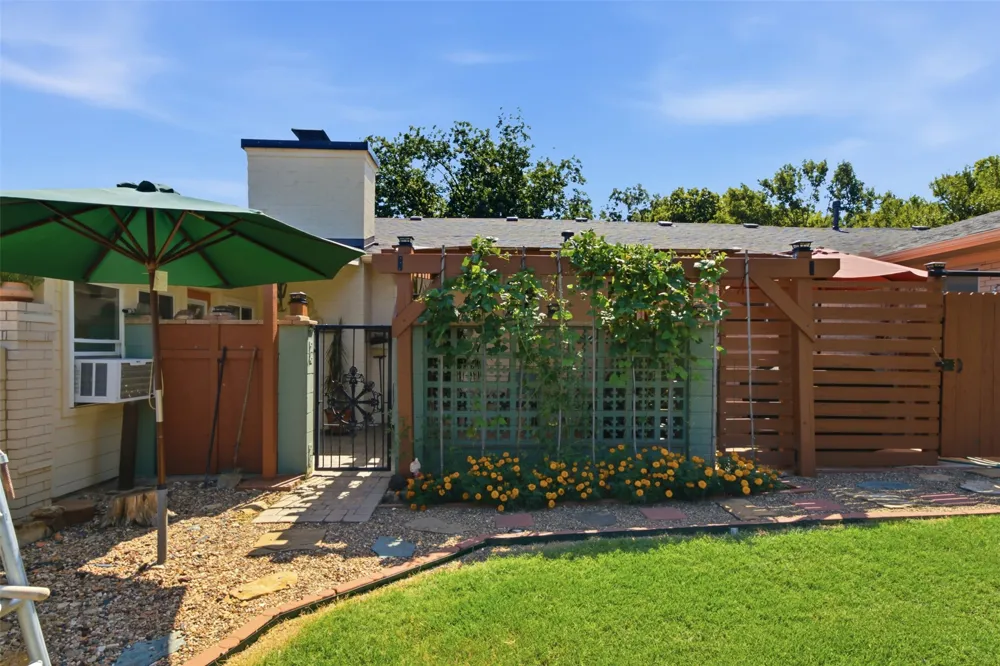 735 W Holiday Lane Claremore, OK 74017