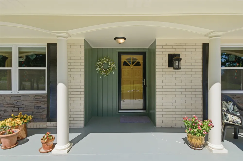 735 W Holiday Lane Claremore, OK 74017