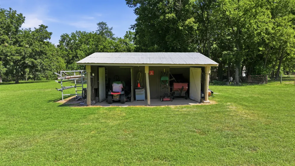 735 W Holiday Lane Claremore, OK 74017