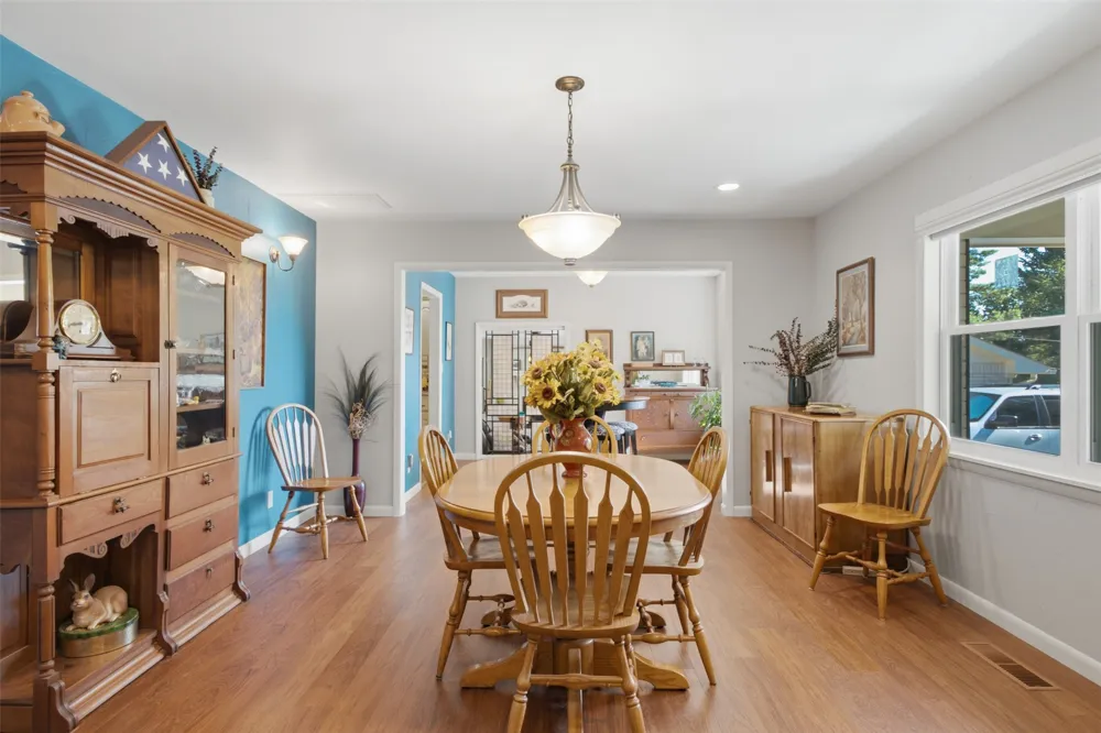 735 W Holiday Lane Claremore, OK 74017
