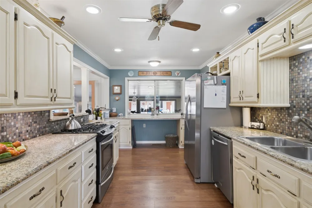 735 W Holiday Lane Claremore, OK 74017