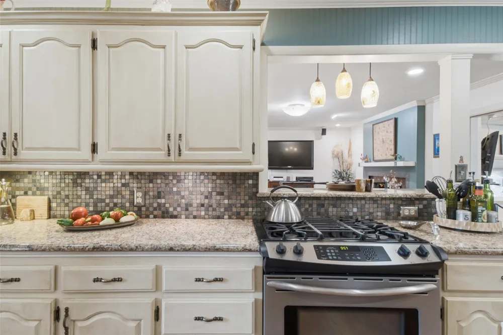 735 W Holiday Lane Claremore, OK 74017