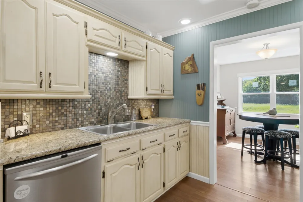 735 W Holiday Lane Claremore, OK 74017