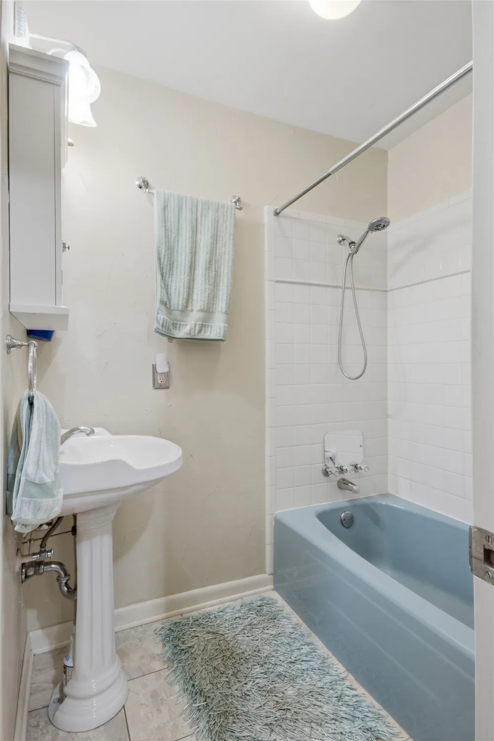 735 W Holiday Lane Claremore, OK 74017
