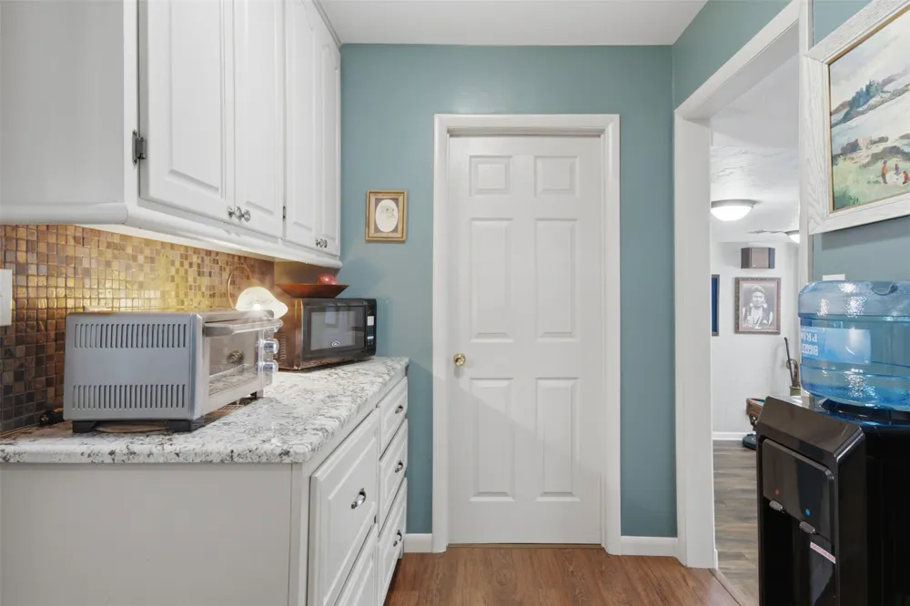 735 W Holiday Lane Claremore, OK 74017