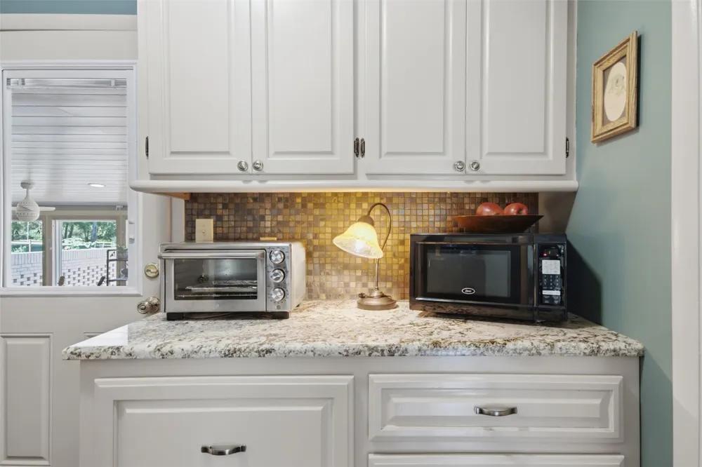 735 W Holiday Lane Claremore, OK 74017
