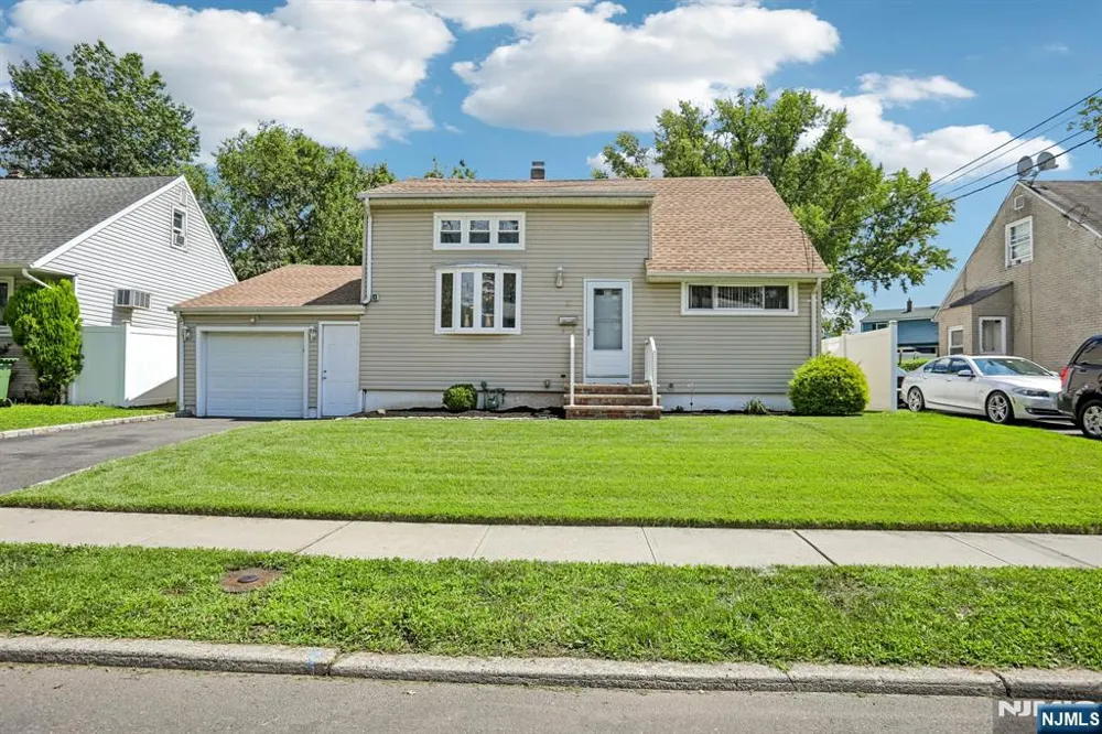 10 Independence Drive Roselle, NJ 07203