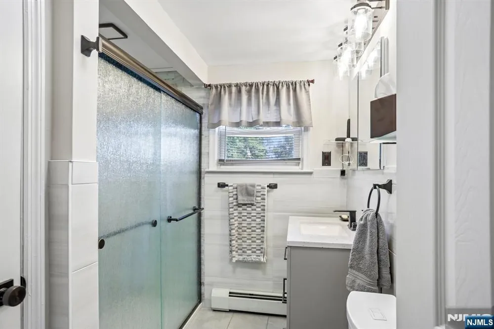 10 Independence Drive Roselle, NJ 07203