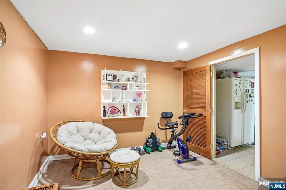 10 Independence Drive Roselle, NJ 07203