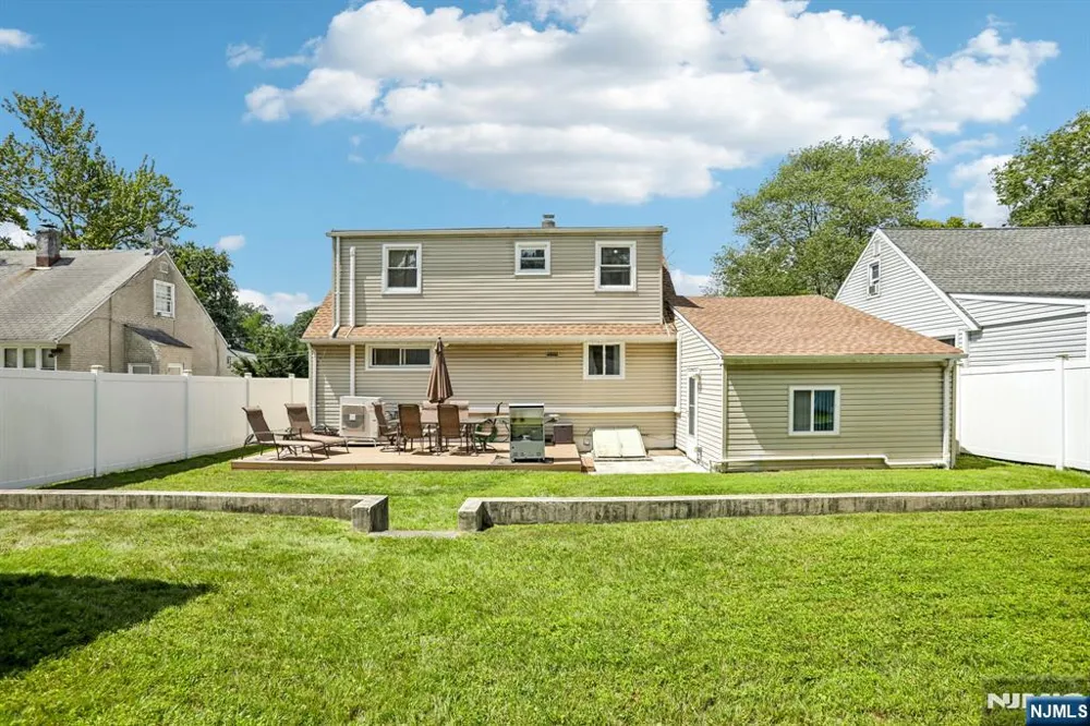 10 Independence Drive Roselle, NJ 07203