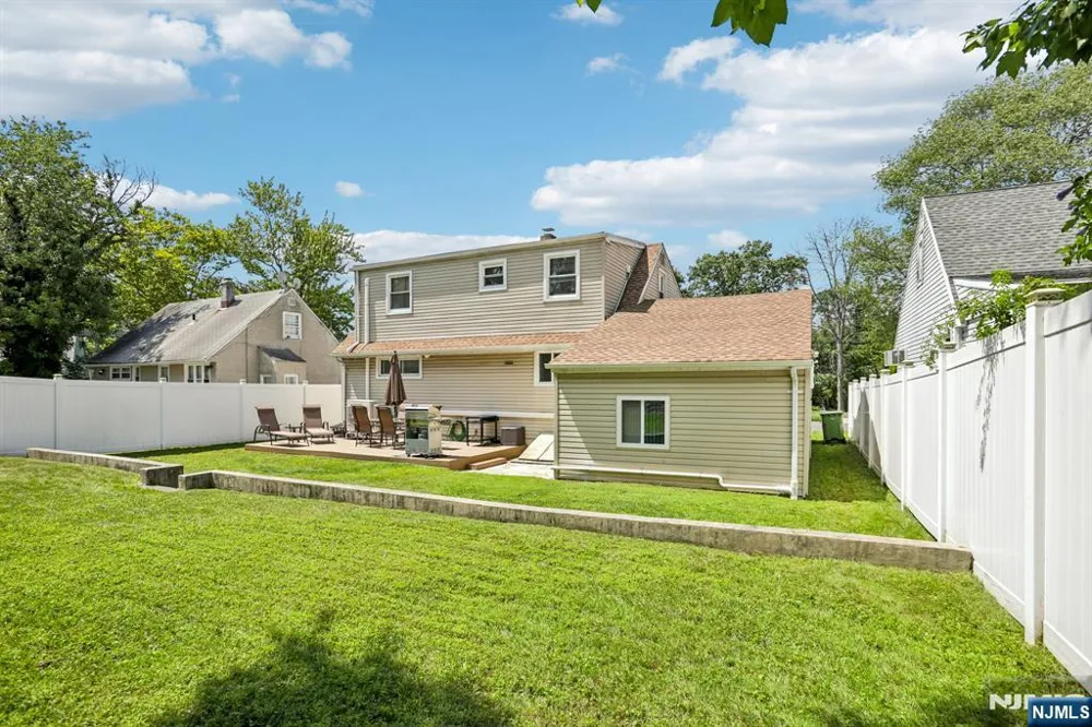 10 Independence Drive Roselle, NJ 07203