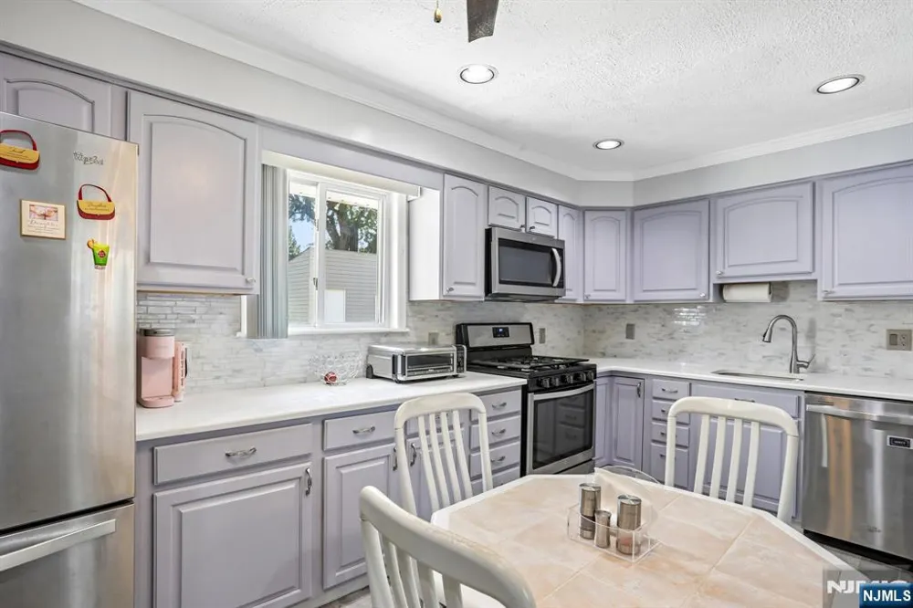10 Independence Drive Roselle, NJ 07203