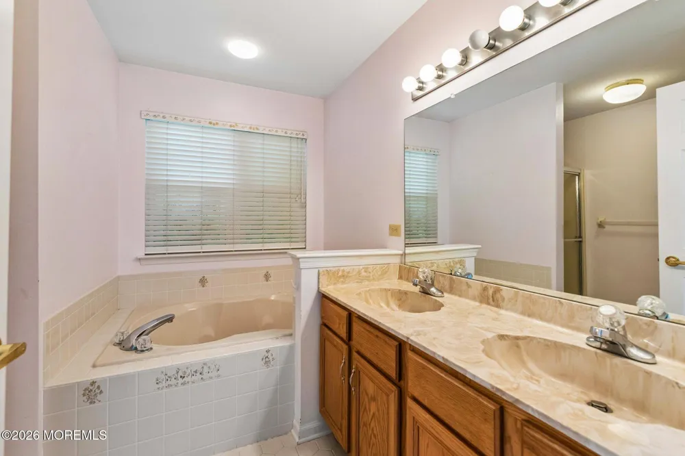 13 Penny Lane Jackson, NJ 08527