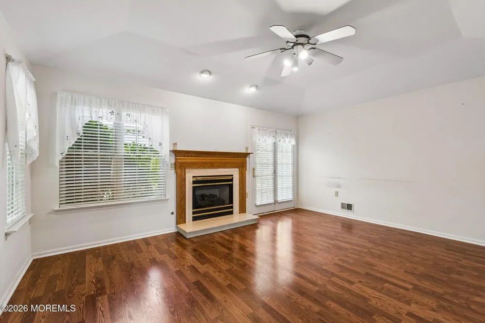 13 Penny Lane Jackson, NJ 08527