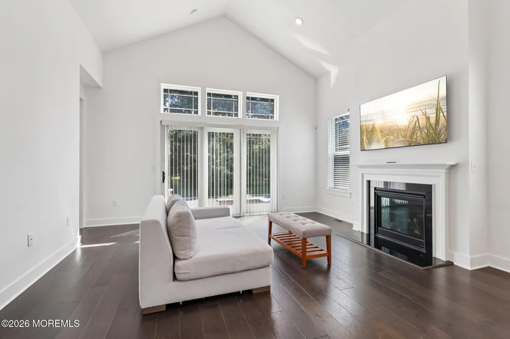2 Dogleg Lane Lawrenceville, NJ 08648