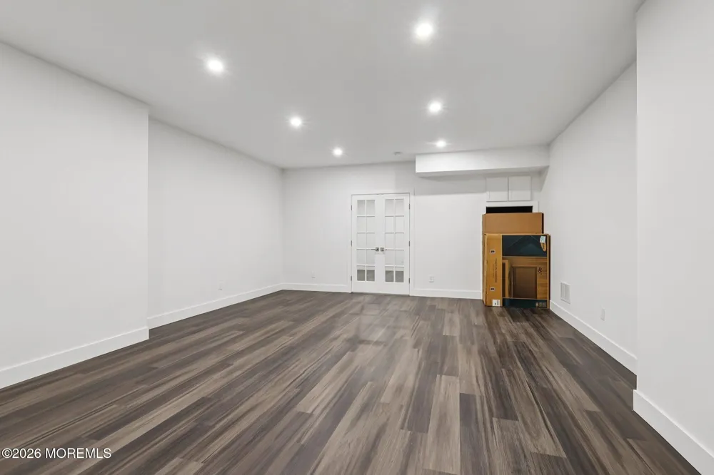 2 Dogleg Lane Lawrenceville, NJ 08648