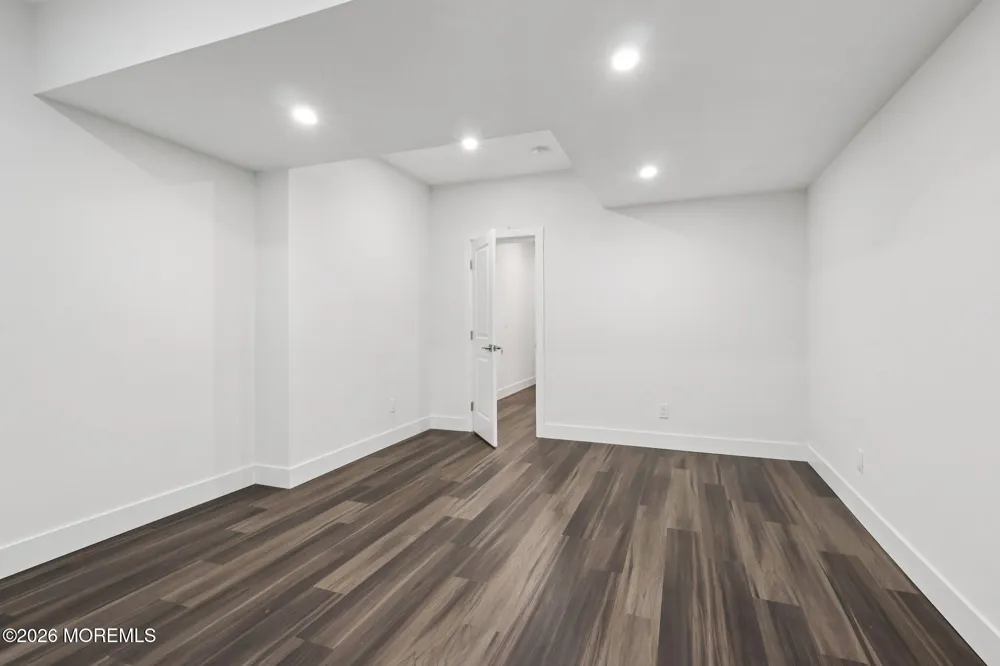 2 Dogleg Lane Lawrenceville, NJ 08648