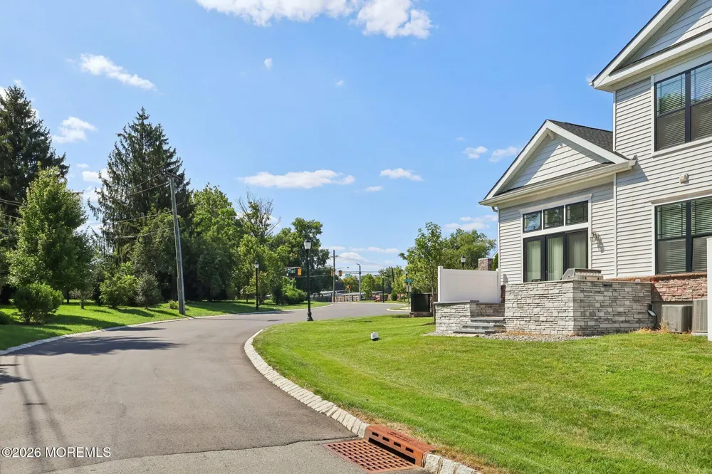 2 Dogleg Lane Lawrenceville, NJ 08648